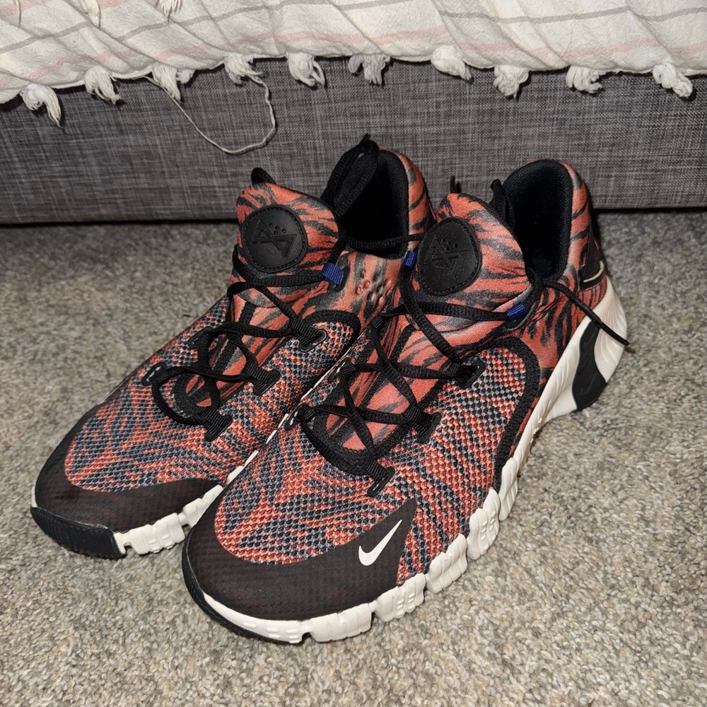 Nike Free Metcon 4 Tiger DJ8655-018 Womens Size 11